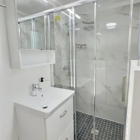 Charmante Maison De Apartment Montreuil (Seine-Saint-Denis)